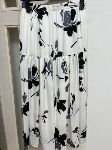 UNITED ARROWS 플라워 프린트 플레어 스커트