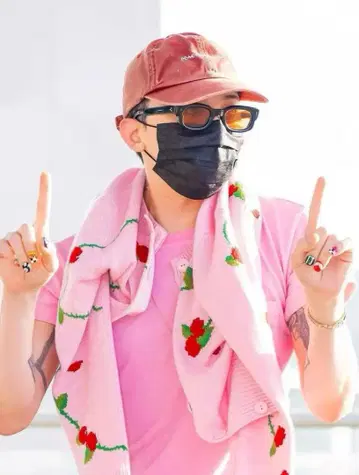 핑크 자수 캡