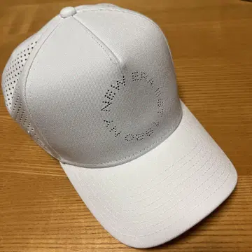 뉴에라 화이트 메쉬 캡
