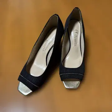 Artemis D.iana 블랙 오픈토 웨지 힐