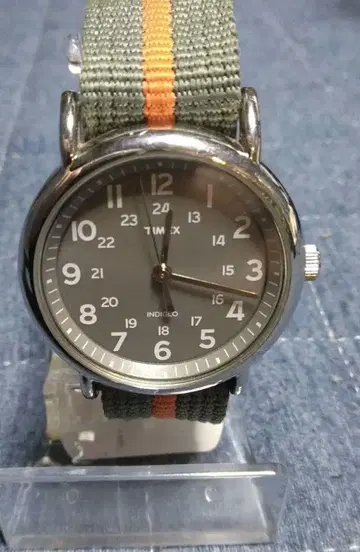 Timex T2N654 그레이 나일론 스트랩