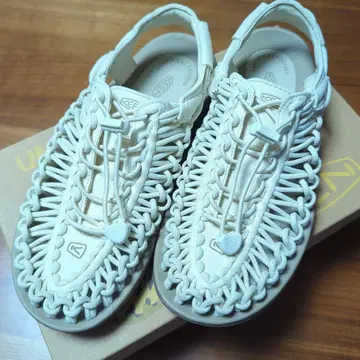 KEEN 유니크 샌들