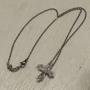 크리스탈 크로스 목걸이