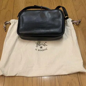 IL BISONTE 블랙 가죽 숄더백