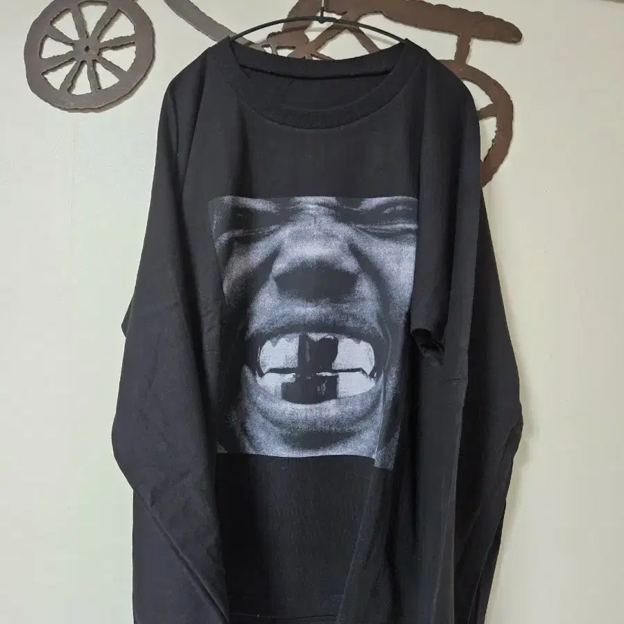 送料込◆希少品♪【Yeezy】Bully LS-01 Long Sleeve T-Shirt 2色 s-l1200.jpg