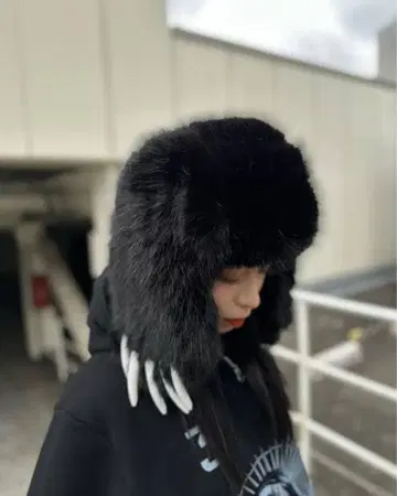완판템 BRAVEST STUDIOS BEAR CLAW HAT
