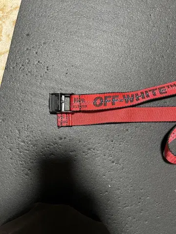 OFF-WHITE 레드 벨트