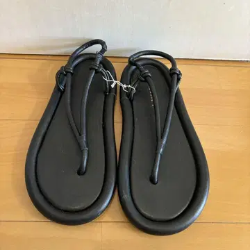 자라 블랙 미사용 40 사이즈 샌들
