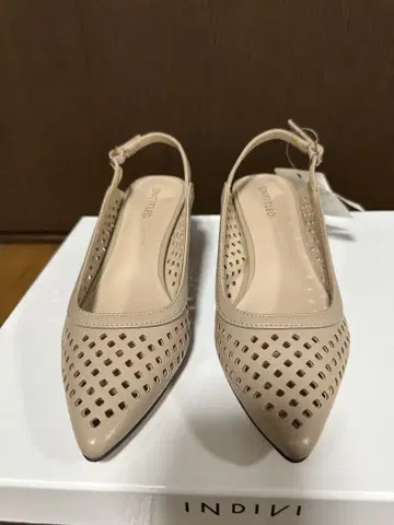 INDIVI 베이지 메쉬 하이힐 펌프스