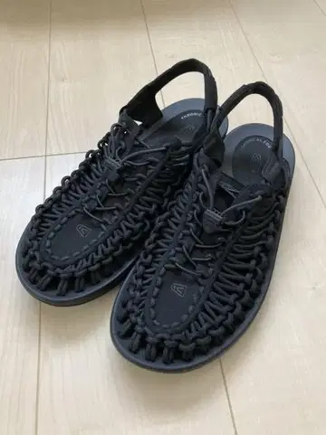 새상품급 KEEN 샌들 UNEEK 유니크 남성용 28cm