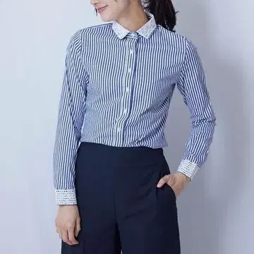 나라 까미체 플라워 레이스 스트라이프 긴팔 셔츠