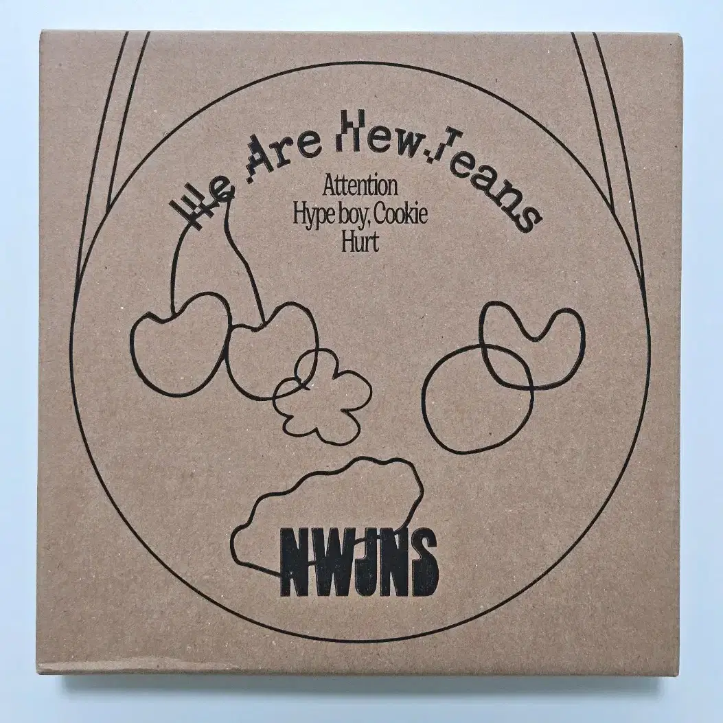 NEW JEANS | 뉴진스 New Jeans bag album, white, sealed on