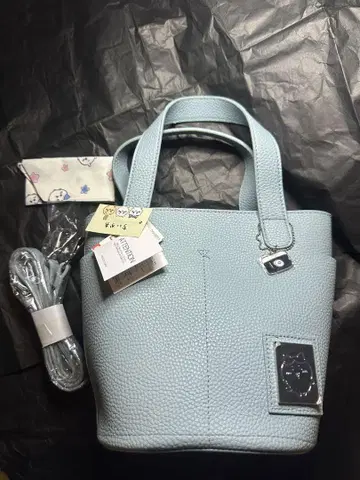 치이카와 하치와레 스카프 토트백