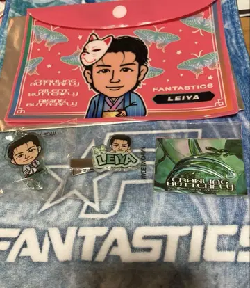 FANTASTICS 세구치 레이야 파우치 아크릴 참 헤어 클립 스티커
