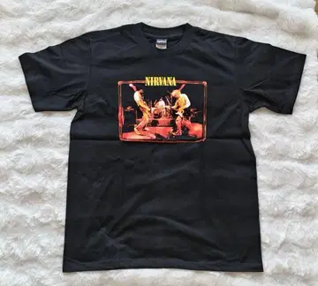 NIRVANA 라이브 퍼포먼스 티셔츠 블랙