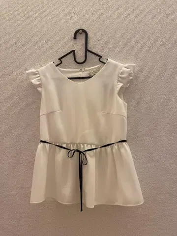 페플럼 탑 AVENIRETOILE