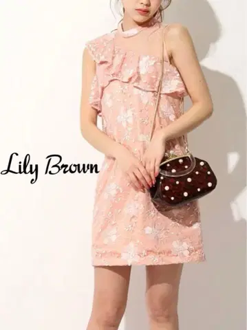Lily Brown 프릴 꽃무늬 슬리브리스 원피스