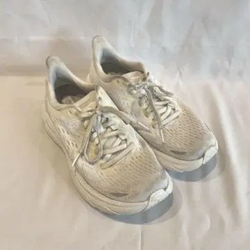 HOKA ONE ONE CLIFTON8 화이트 24cm