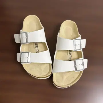 BIRKENSTOCK 화이트 샌들 37
