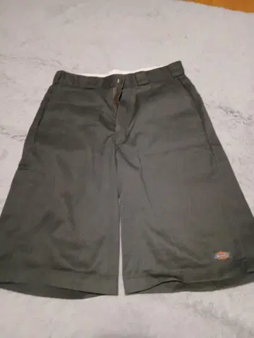 디키즈 카키 숏 팬츠