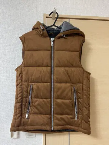 자라 후드 부착 다운 베스트