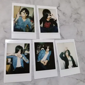 MEJIBRAY 철자 폴라로이드