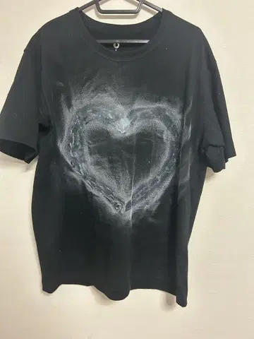 블랙 T 리메이크 체인 하트