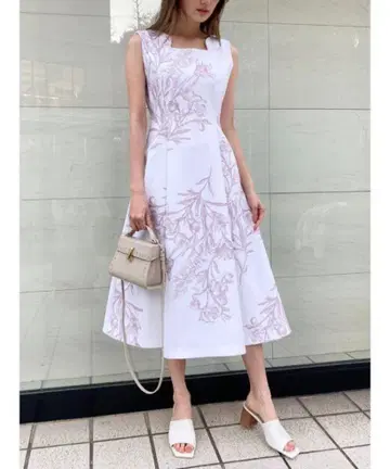 셀포드 스칼라 넥 원피스