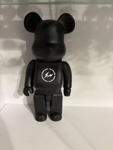 베어브릭 프래그먼트 블랙 400%