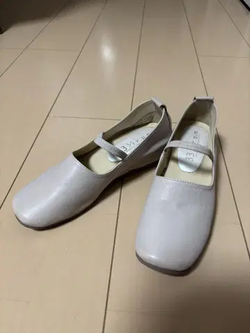 스퀘어토 펌프스 베이지 22.5cm 힐 5cm