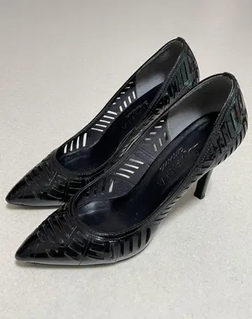 DIANA 다이애나 에나멜 포인트 토 펌프스 블랙 23.5cm