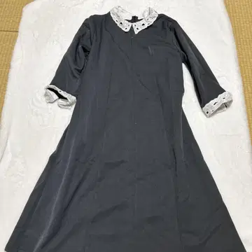 그레이 레이스 카라 A 라인 원피스