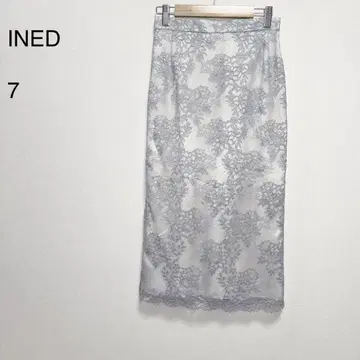 이네드 사이즈 7 타이트 스커트 백에 지퍼 있음 레이스 안감 있음 예쁜