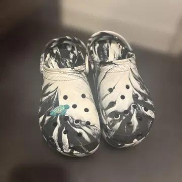 크록스 클래식 마블드 클로그