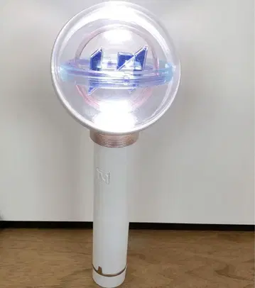 INI 응원봉 점등 확인 완료