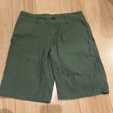 GUNG HO 올리브 그린 숏 팬츠