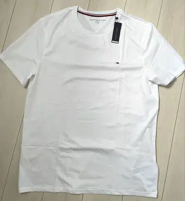 타미힐피거 화이트 티셔츠 L 사이즈 택 포함 새상품