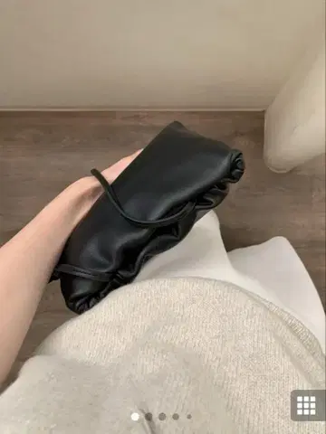 calfskin pouch bag 한국 숄더백