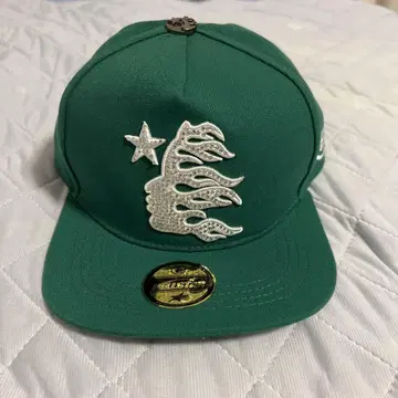 Green hellstar 캡 그리터