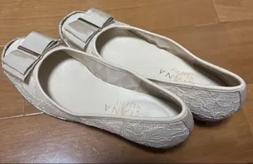 다이애나 아이보리 레이스 리본 웨지 힐 23cm