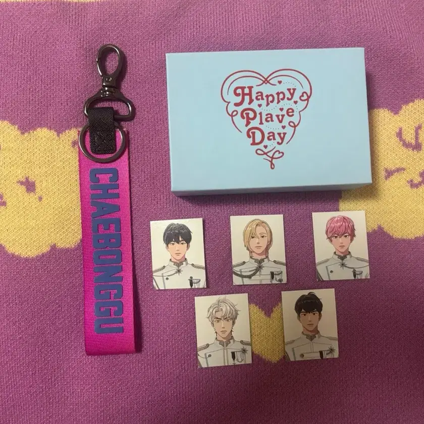 PLAVE | 플레이브 PLAVE Strap Badge Fan Con ID Photo Bamby on