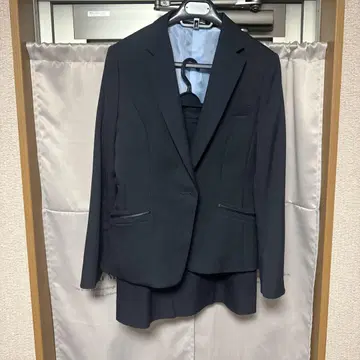 다크 블루 수트 세트