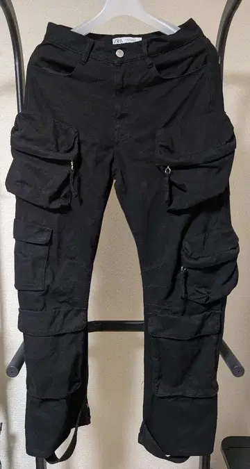 자라 유틸리티 카고 팬츠 EUR38 블랙