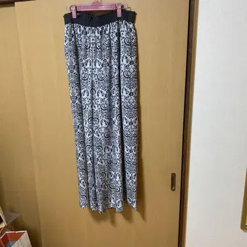 플로럴 패턴 가우초 팬츠 화이트 블랙