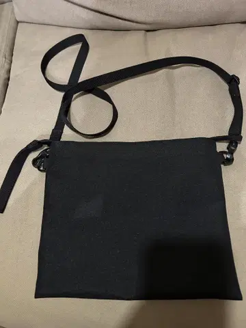 블랙 캔버스 사코슈