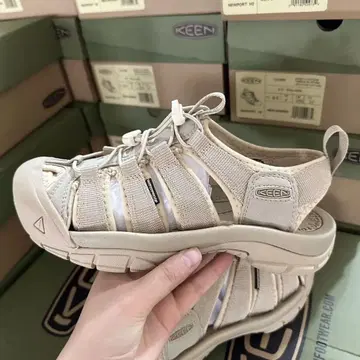 KEEN NEWPORT H2 새상품 25cm 스포츠 샌들 베이지