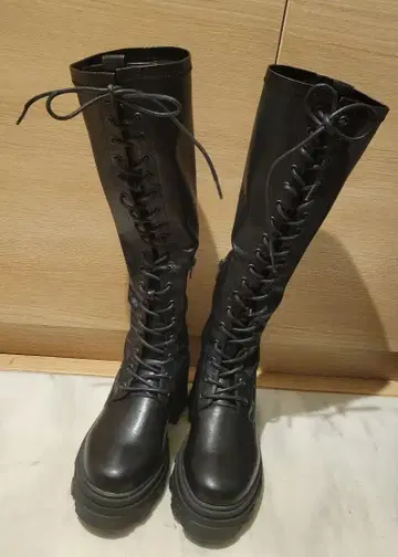 jouetie 볼륨 밑창 레이스업 롱 부츠 M 사이즈 블랙