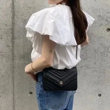 Mila Owen 개더 볼륨 블라우스