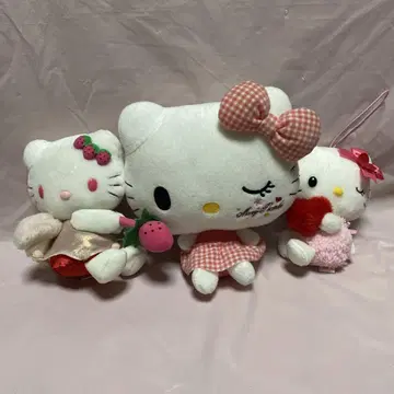 헬로키티 딸기 천사 윙크 하트 봉제 인형