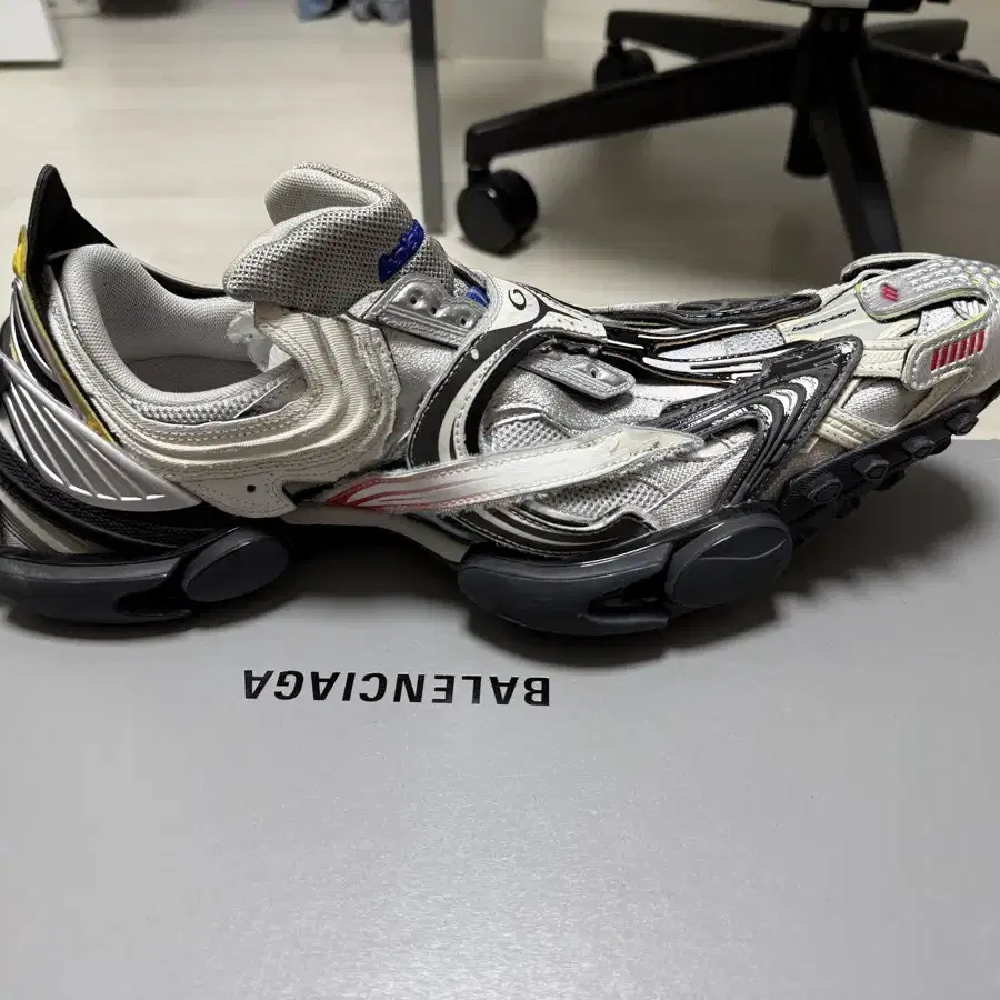 美品 Balenciaga reptile 40 BALENCIAGA 【値下げ】BALENCIAGA Reptile ローカットスニーカー